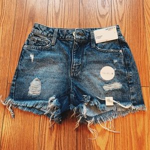 High wasted shorts
